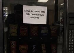 Enlace a La luz se fue pero el sueldo sigue entrando, aguanta máquina