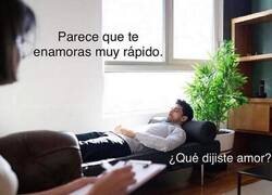 Enlace a Cuando te enamoras hasta de la terapeuta antes de terminar la sesión