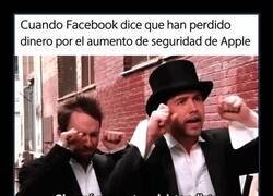 Enlace a Facebook llorando porque ya no puede fisgonear tanto tu vida