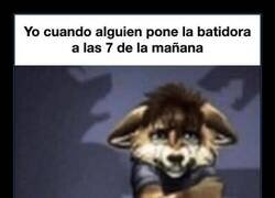 Enlace a Despertarse con la batidora debería ser delito