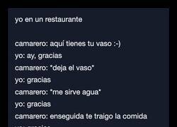 Enlace a Yo en un restaurante dando las gracias a todo