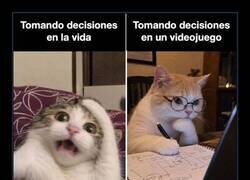 Enlace a Tomando decisiones en la vida vs. en un videojuego