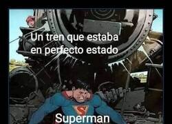 Enlace a Superman y su particular forma de salvar a la gente