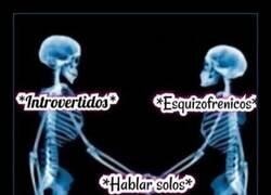 Enlace a Amigos imaginarios, dos versiones