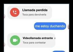 Enlace a Le digo que me estoy duchando y…