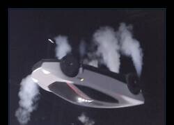 Enlace a El nuevo Tesla Roadster en modo avión