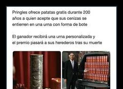 Enlace a Pringles regala patatas durante 200 años a cambio de enterrarte en su bote