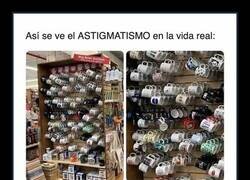 Enlace a El dolor de ver esta estantería sin gafas