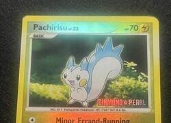 Enlace a Así se repara una carta Pokémon rota