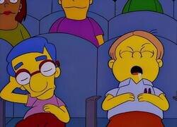 Enlace a Cualquier aficionado viendo la gala del Balón de Oro