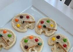 Enlace a Galletas decoradas como paletas de pintor, con pincel y todo