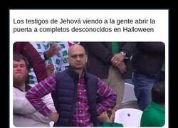 Enlace a La venganza llega disfrazada