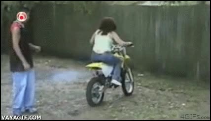 novato,moto,hostia,golpe