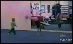 pirueta,niña,chocar,casi,bebé,acrobacia
