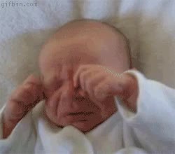 susto,manos,estornudo,cara,bebe