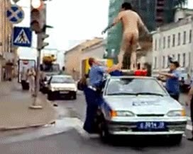 policia,hombre,desnudo