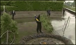 zas en toda la cabeza,viento,señor de traje,corona de flores