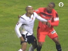 futbol,pelea,pegar,tontos