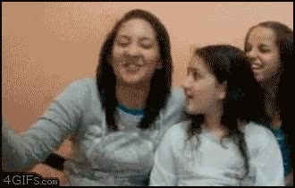hermanas,niña,hostia