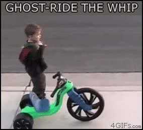 triciclo,fantasma,niño