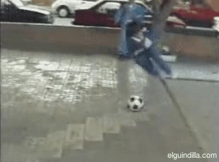 pelota,chutar,piedra,fútbol
