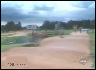 bicicleta,salto,caída,hostia