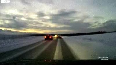 adelantar,coches,autopista,carretera,accidente,casi