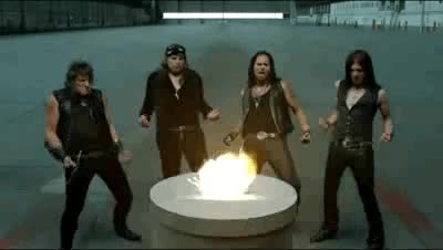 metaleros,rockeros,pavo,fuego,metal,entrepierna,potencia,infierno,rock