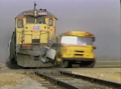 tren,locomotora,bus escolar,colegio
