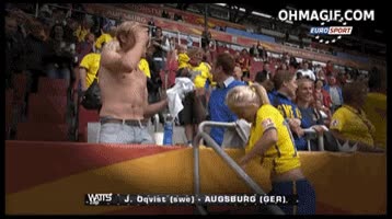 jugadora,fútbol,camiseta,cambiar
