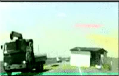 coche,accidente,casa voladora,carretera