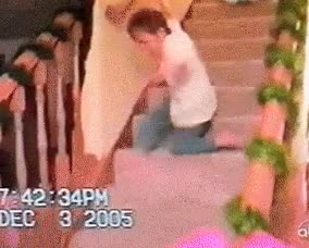 escaleras,fail,niño,hostia