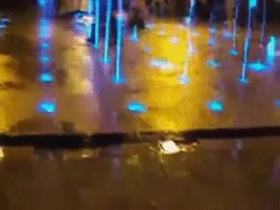 fuente,agua,mojarse,fail,zas