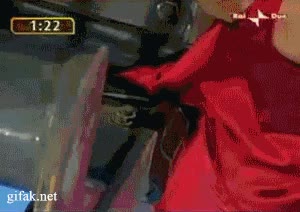 sacar,desnudar,gr&uacute;a,vestido