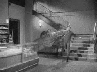 escaleras,hostia,espejo,blanco y negro