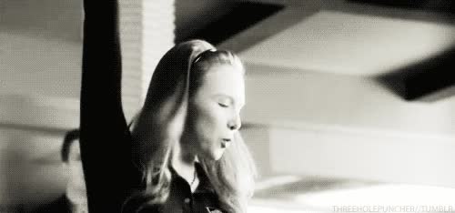 carn&eacute; de conducir,fuck yeah,aprobar,examen,castle,molly quinn,expresion