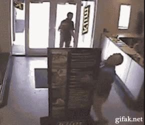 despistado,cartel,letrero,chocar,hombre