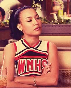 expresion,brazos cruzados,naya rivera,glee
