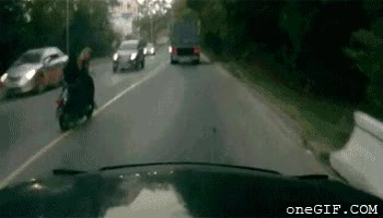 rusia,ruso,muerte,engañar,moto,camión,caer,carretera