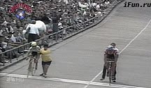 perjudicar,carrera,bicicleta,ayudante,ayudar