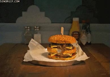 hamburguesa,patatas,cerveza,queso,pepinillos,tomate