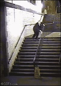 escaleras,bajar,tonto