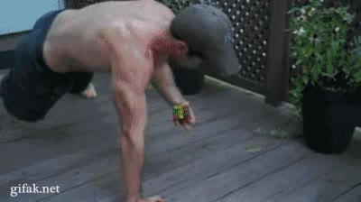 hombre,cubo,rubik,flexiones