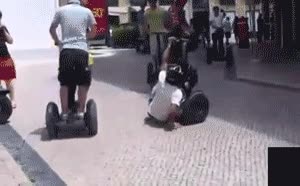 piñazo,segway,caida,vehiculo,fail,verguenza,hombre