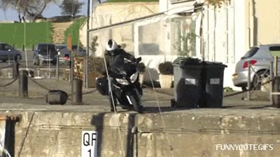 hostia,fail,barca,moto,caida,puerto,barco,velero