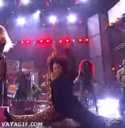 abrir piernas,expresion,gorda,negra,espagat,discoteca,dandolo todo