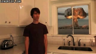 hambre,comer,desayunar,ventana,tostadora,tostadas,explosión,atomica,nuclear