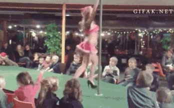 barra,baile,niños,navidad,striptease,pole dance,mama noel