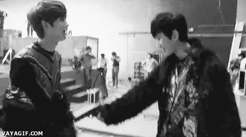 no porfavor,huevos,pelotas,cara,cabeza,amenazar,disparar,pistola,apuntar