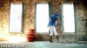 ¿El Zelda no es ese juego de salvar una princesa? No, va de romper jarrones link,tu,casa de la abuela,romper,rupias,jarrones,pequeño,the legend of zelda